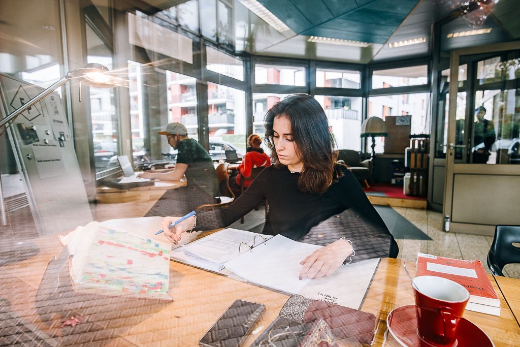 Fensterplatz im Coworking Space